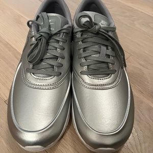 W Nike Air Max Thea SE; silver; size 8